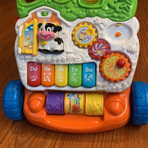 V tech Sit to Stand Learning Walker - Picture 6 of 7